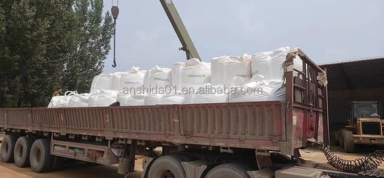 Fornitura di Vermiculite d'argento Flakes 0,7-2 mm Alta velocità di espansione Asbestos-free